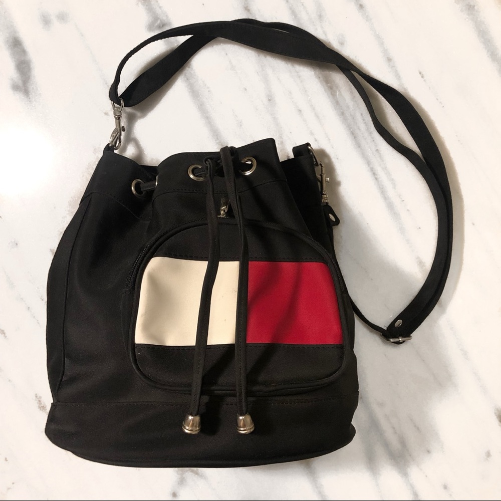 FINAL Final Sale 💥 Tommy Hilfiger Bucket Bag